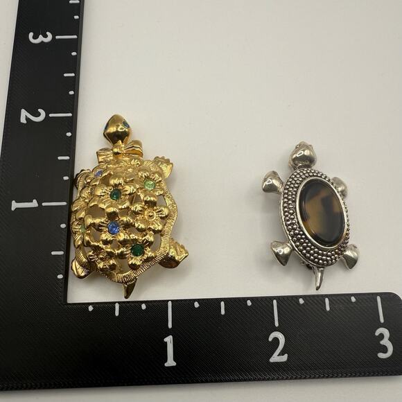 Vintage Lot of Two Turtle Brooch Pins Silver Tone Faux Tortoise Shell Gold Tone - Picture 7 of 8